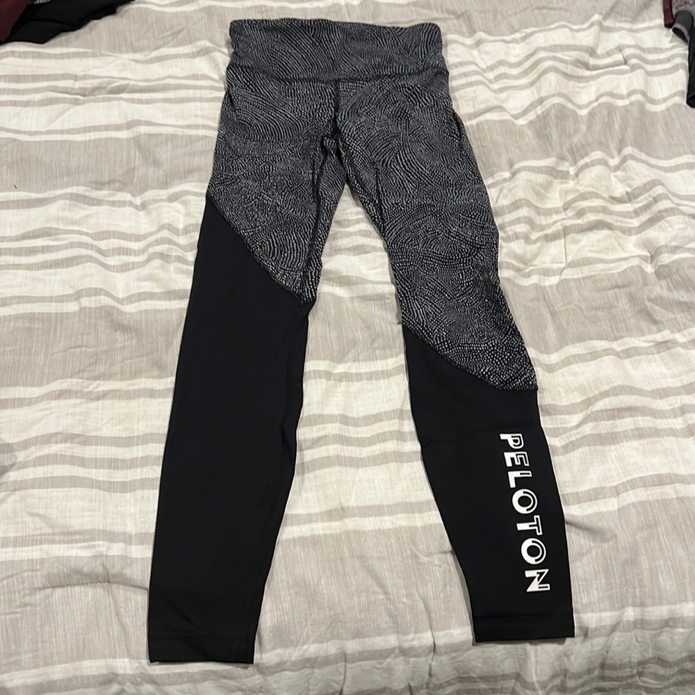 Peloton lululemon leggings size 4